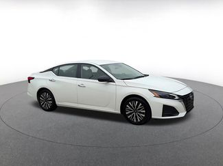 Used 2025 Nissan Altima 2.5 SV FWD video 2