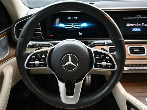 Used 2021 Mercedes-Benz GLS 580 4MATIC image 15