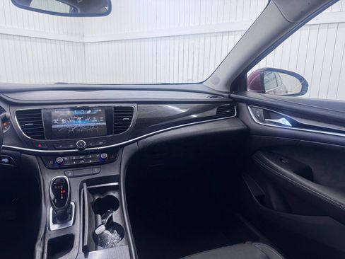 Used 2018 Buick LaCrosse Essence FWD image 16