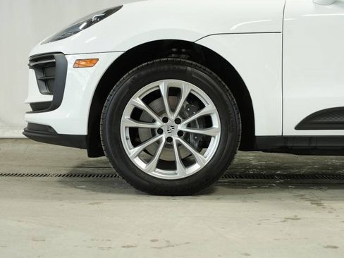 Used 2025 Porsche Macan image 41