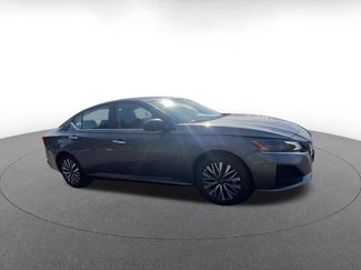 Used 2025 Nissan Altima 2.5 SV FWD video 2
