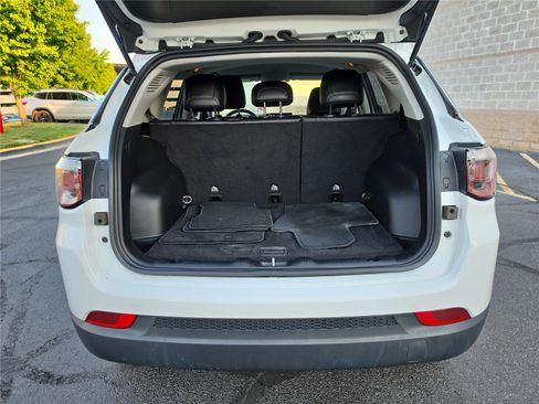 Used 2022 Jeep Compass Latitude AWD/4WD image 5