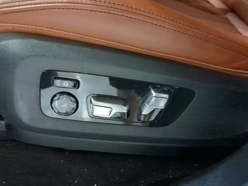 Used 2025 BMW X5 xDrive40i w/ Executive Package image 14