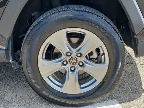 Used 2024 Toyota RAV4 XLE FWD image 13