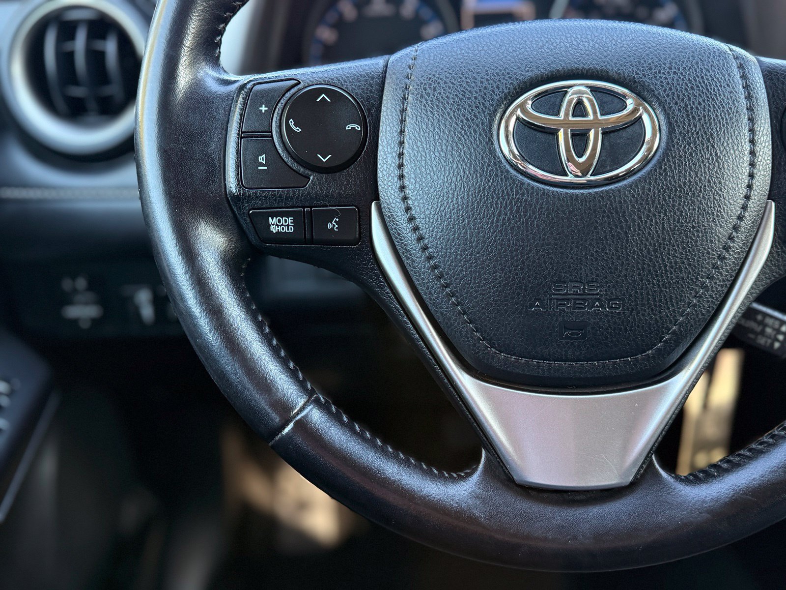 Used 2017 Toyota RAV4 XLE FWD image 26