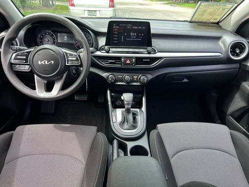 Used 2024 Kia Forte LXS w/ LXS Technology Package FWD image 11