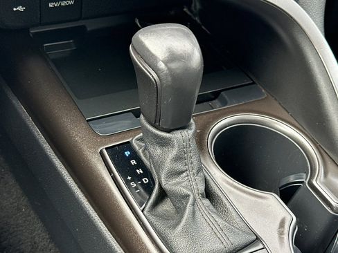 Used 2022 Toyota Camry XSE FWD image 21