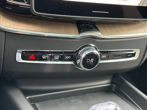 New 2026 Volvo XC60 T8 Plus w/ Protection Package Premier AWD/4WD image 20