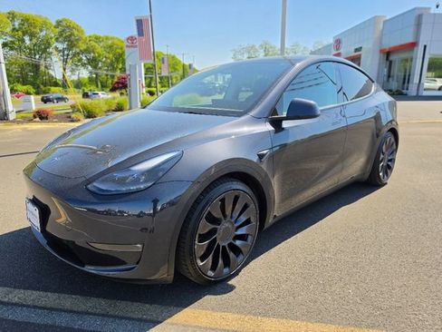 Used 2024 Tesla Model Y Performance AWD/4WD image 3