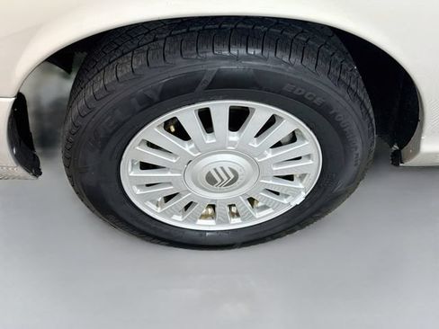 Used 2008 Mercury Grand Marquis GS RWD image 27