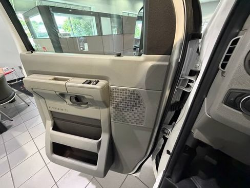 Used 2024 Ford E-350 and Econoline 350 Super Duty w/ Driver's Safety Package RWD image 18