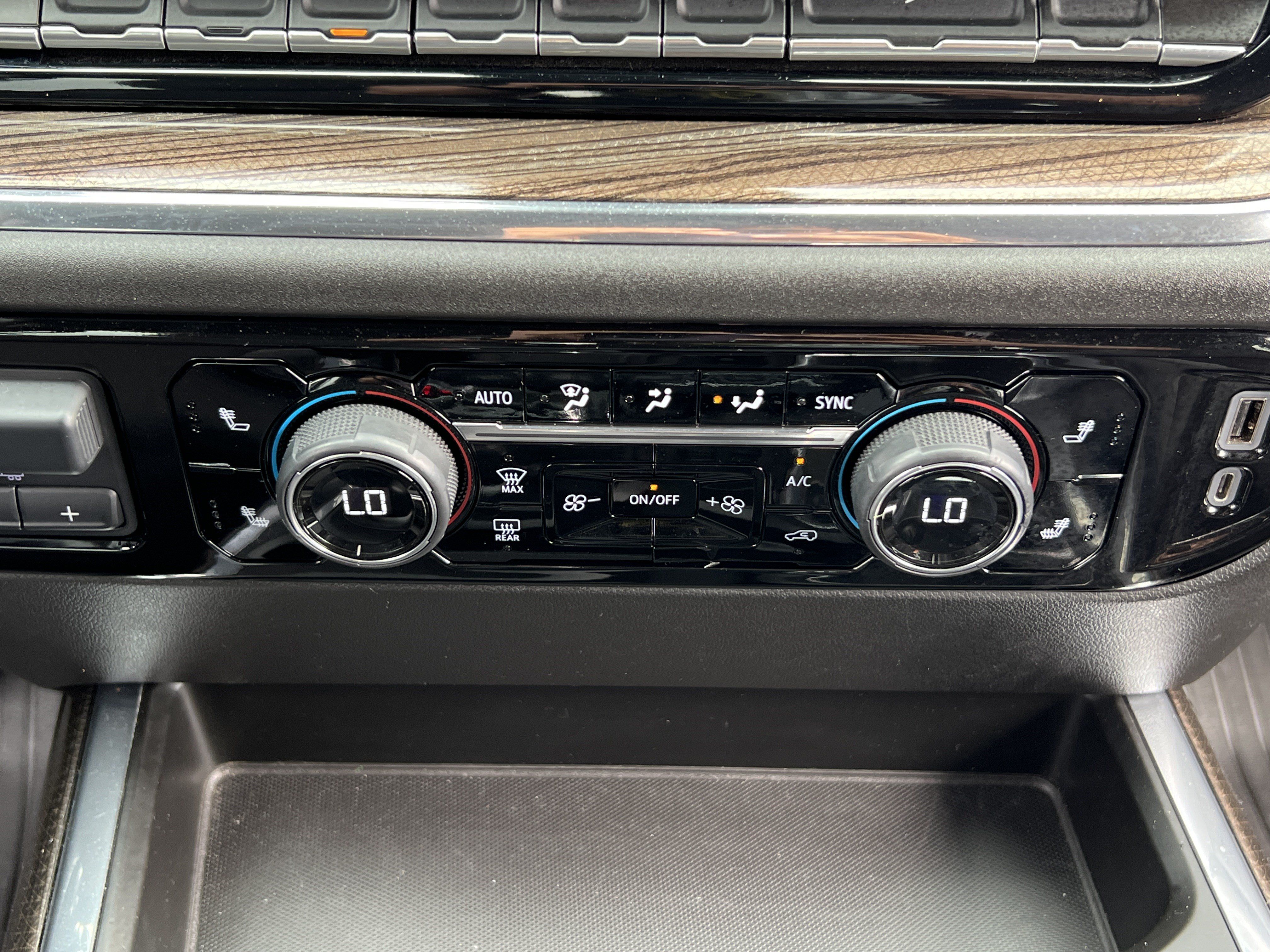 Used 2023 Chevrolet Silverado 1500 RST AWD/4WD image 30