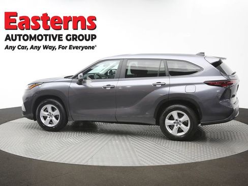 Used 2024 Toyota Highlander LE FWD image 62