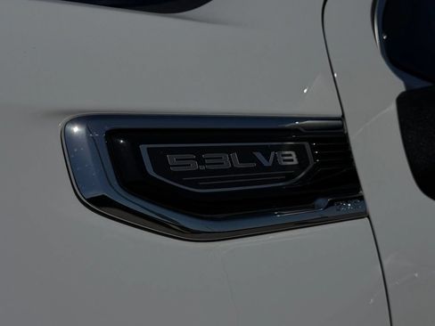 Used 2024 GMC Sierra 1500 SLT AWD/4WD image 5