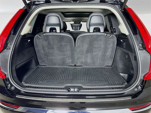 Certified 2025 Volvo XC90 B6 Plus w/ Protection Package Premier image 27