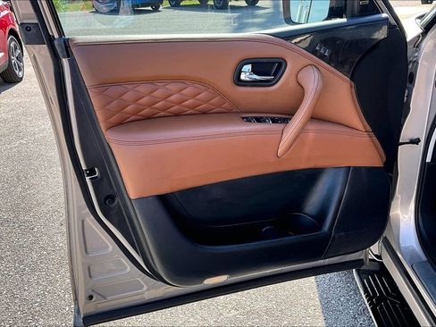Used 2018 INFINITI QX80 4WD w/ Deluxe Technology Package image 23