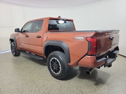 Used 2025 Toyota Tacoma TRD Off-Road AWD/4WD image 7