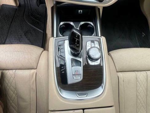 Used 2016 BMW 750i xDrive AWD/4WD image 17