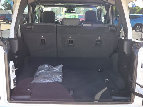 Used 2025 Jeep Wrangler Unlimited Sahara w/ Safety Group AWD/4WD image 26
