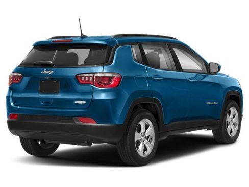 Used 2018 Jeep Compass Latitude w/ Popular Equipment Group FWD image 2