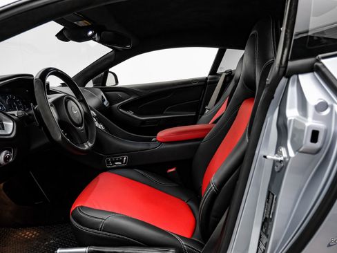 Used 2014 Aston Martin Vanquish Coupe image 30