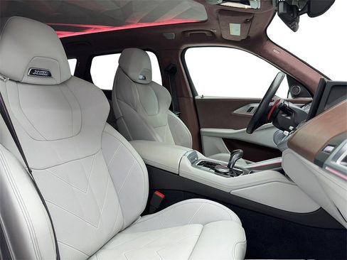 Used 2023 BMW XM image 41