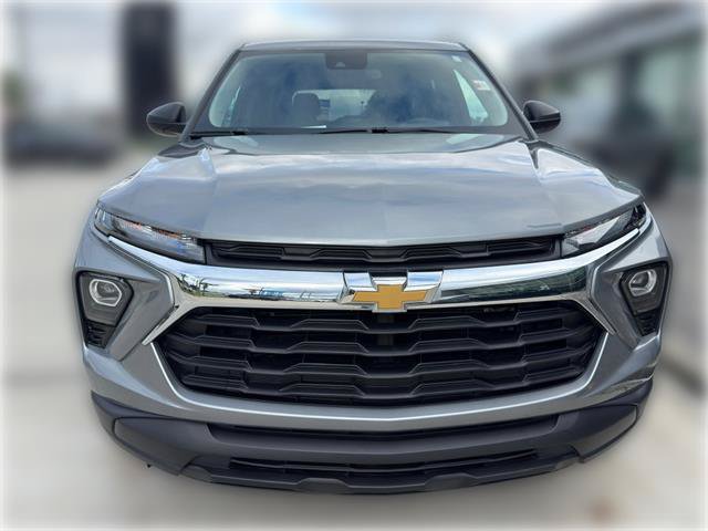 Used 2024 Chevrolet TrailBlazer LS w/ LPO, Blackout Package FWD image 2