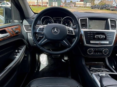 Used 2015 Mercedes-Benz ML 400 4MATIC image 7