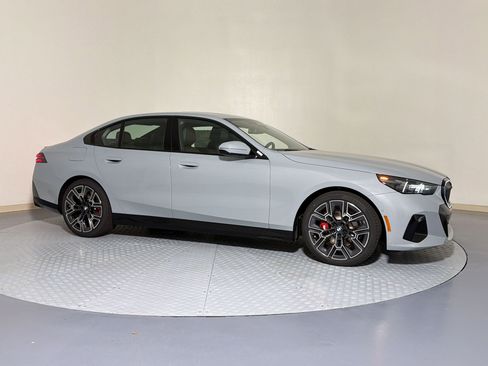 New 2027 BMW 530i xDrive AWD/4WD image 7