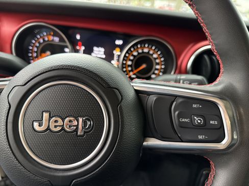 Used 2023 Jeep Gladiator Rubicon w/ LED Lighting Group image 27