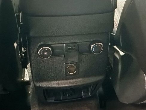 Used 2018 Ford Explorer XLT w/ Equipment Group 202A image 26