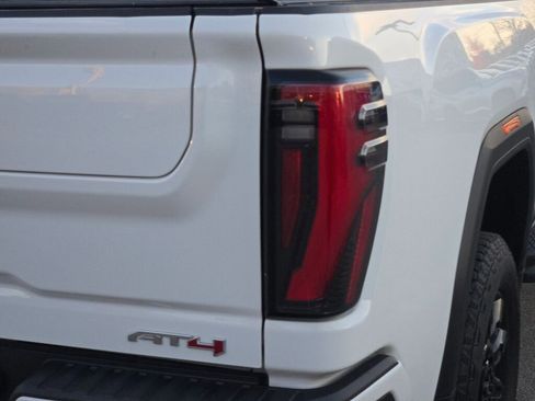 Used 2024 GMC Sierra 2500 AT4 w/ AT4 Premium Plus Package image 13