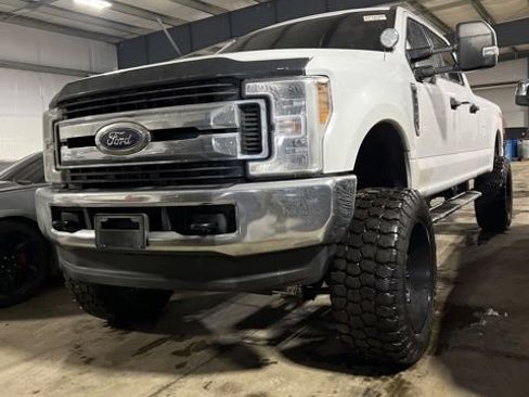 Used 2019 Ford F250 XLT image 1
