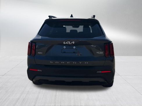 Used 2022 Kia Sorento S AWD/4WD image 3