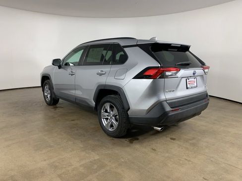 Used 2022 Toyota RAV4 XLE w/ Convenience Package image 14