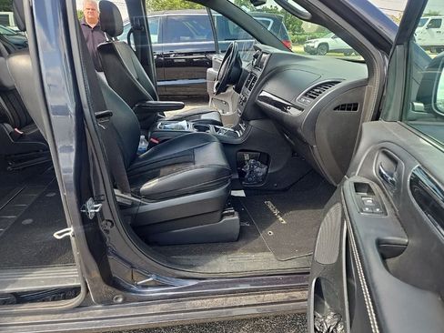 Used 2014 Dodge Grand Caravan SXT FWD image 8