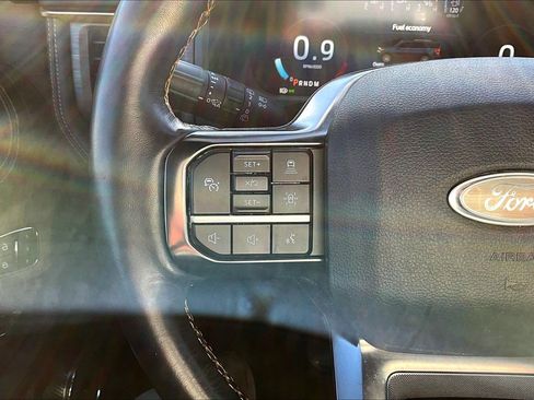 Used 2024 Ford Expedition Platinum image 23