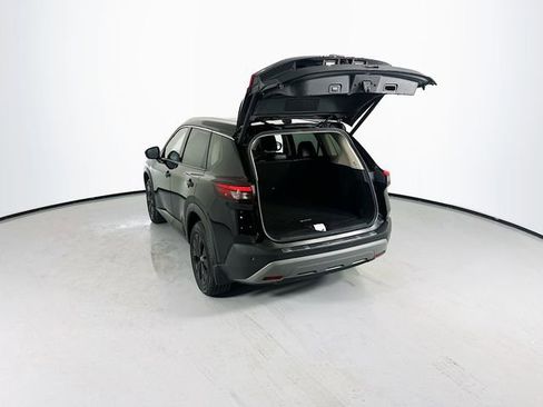 Used 2021 Nissan Rogue SV w/ Premium Package image 26