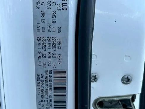 Used 2019 Jeep Cherokee Latitude Plus w/ Cold Weather Group image 25