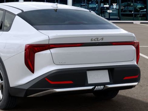 New 2026 Kia K4 LXS FWD image 13