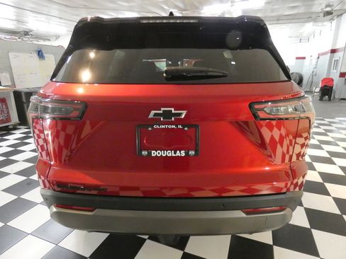 Used 2025 Chevrolet Equinox LT w/ Convenience Package II image 5