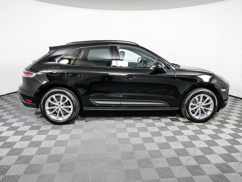 Certified 2025 Porsche Macan image 30