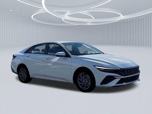 New 2026 Hyundai Elantra Blue image 10