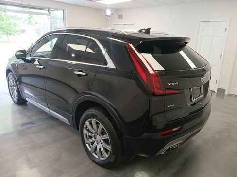 Used 2020 Cadillac XT4 Premium Luxury w/ Cold Weather Package AWD/4WD image 3