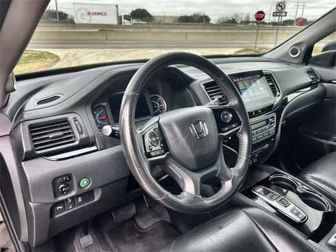 Certified 2019 Honda Pilot Touring image 15