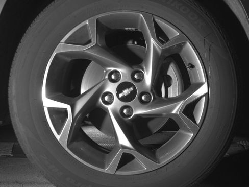 Used 2025 Chevrolet Trax LT FWD image 13