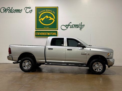 Used 2015 RAM 2500 Tradesman w/ Chrome Appearance Group AWD/4WD image 2