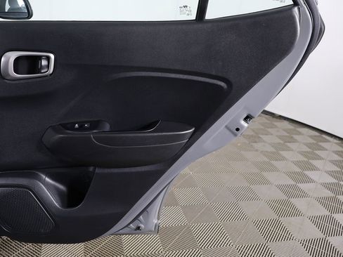 Used 2021 Hyundai Venue SEL FWD image 21