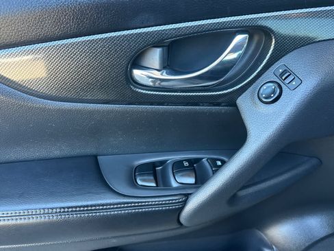 Used 2016 Nissan Rogue SL w/ SL Premium Package AWD/4WD image 12