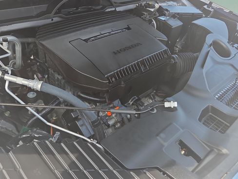 Used 2025 Honda Pilot EX-L image 18